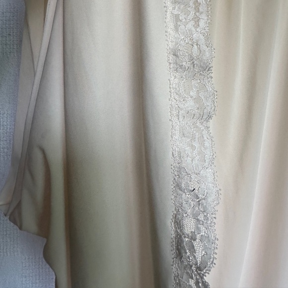 Vintage Elegant Cream/ Blush Lace Nightgown - Picture 5 of 8